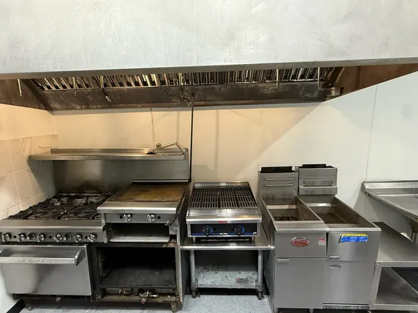 Commercial cookline and exhaust hood